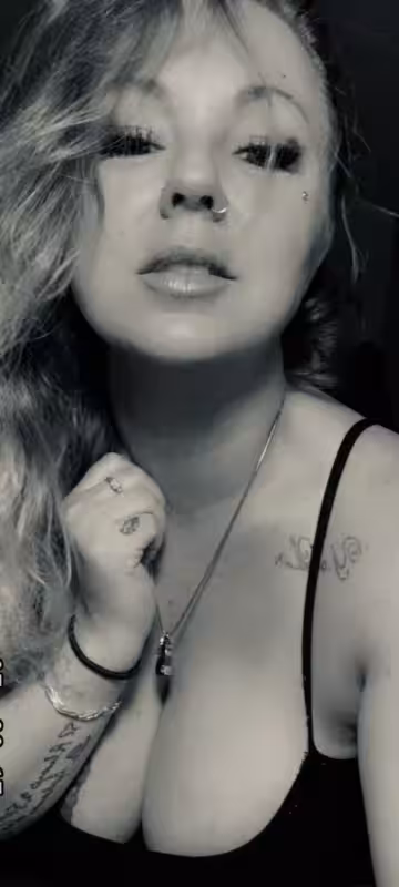 Nichole / Hotassnikki